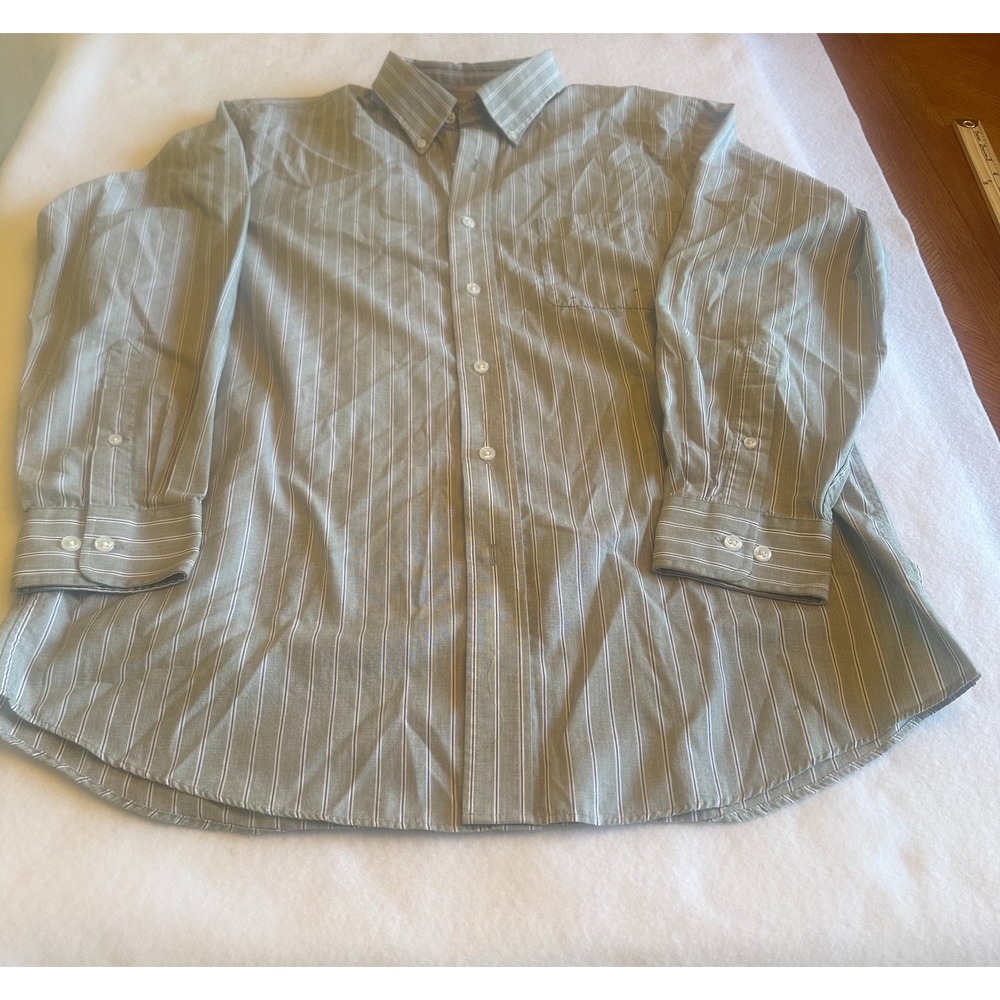 Croft Barrow Mens Striped Button Down Shirt Size Medium M Long Sleeve Gray Cream